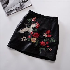 Faux leather embroidered skirt floral XS black
